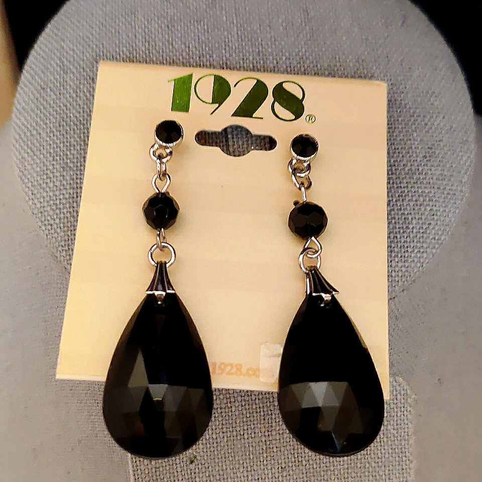 1928 Simulated Crystal Black Bead Teardrop Earrings 12$